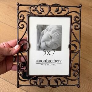 Aaron Brothers 5x7 Photo Frame Bronze Metal Scrollwork Leaf Tabletop Easel Back
